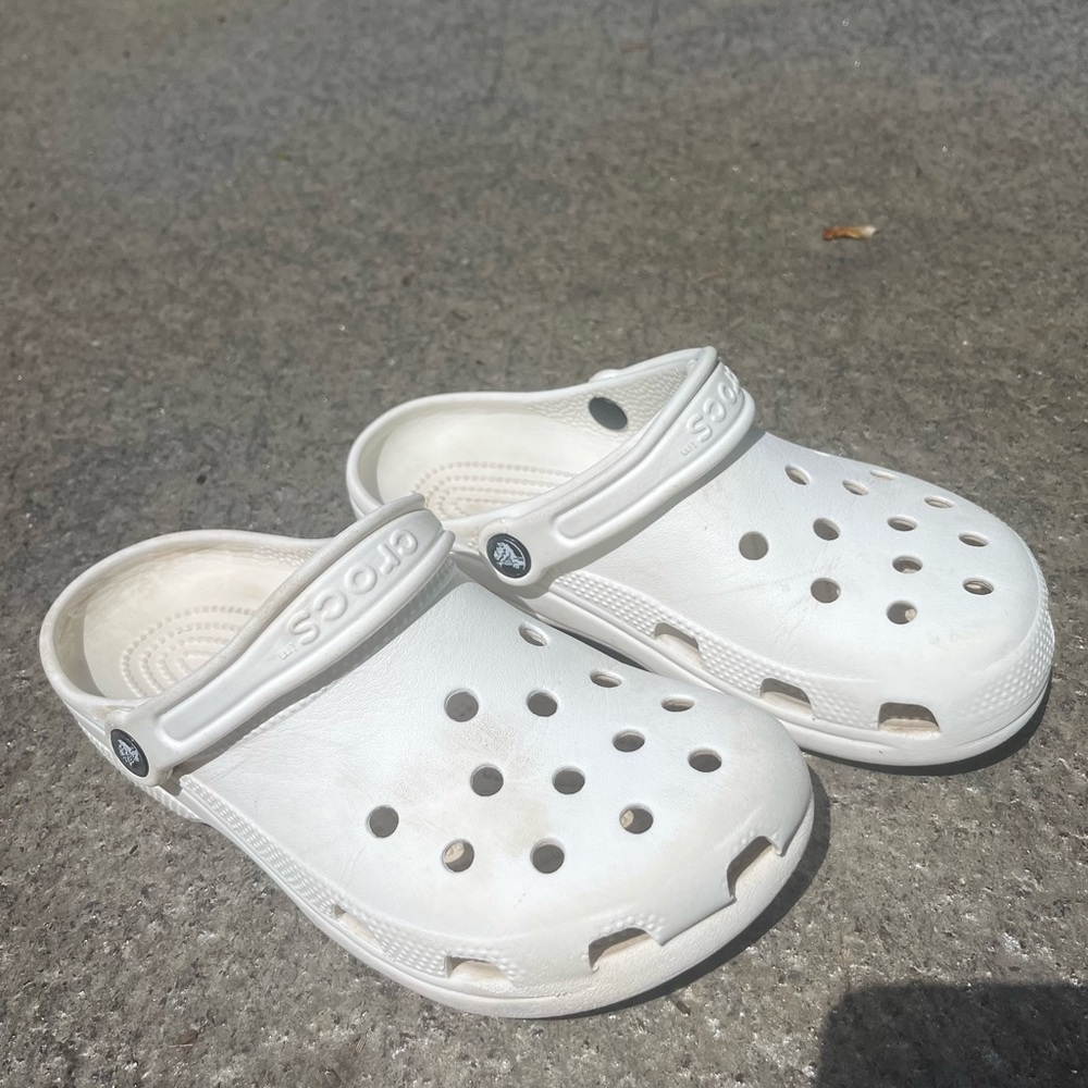 USED white CROCS size 7 women’s